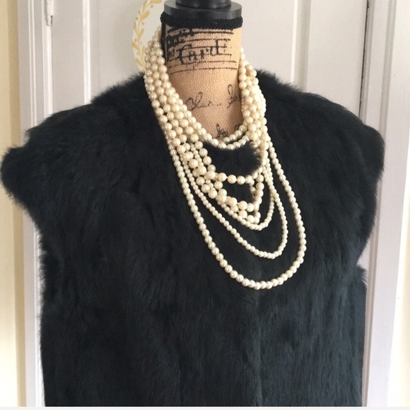 PER SE by CARLISLE New York • Gorgeous Fur Vest - Picture 12 of 15